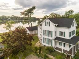Charming Waterfront Colonial – Private Yard with River Views